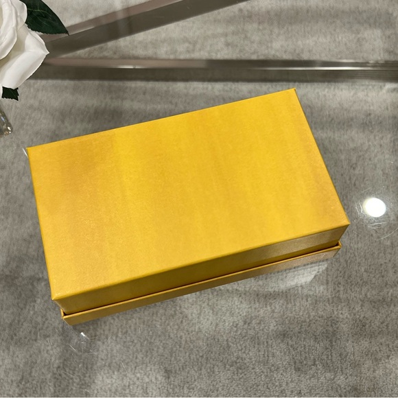 Small Fendi Gift Box - Picture 5 of 10